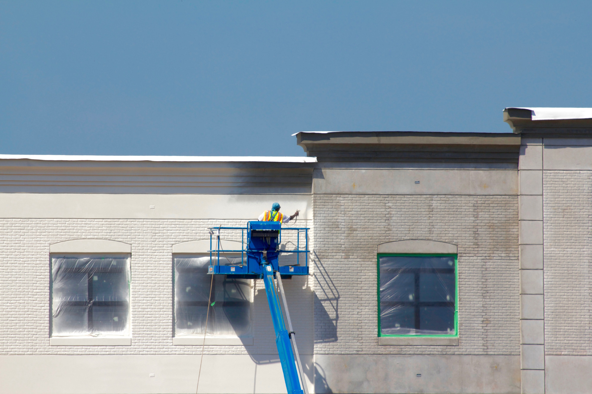 How to Enhance Curb Appeal With Exterior Commercial Painting